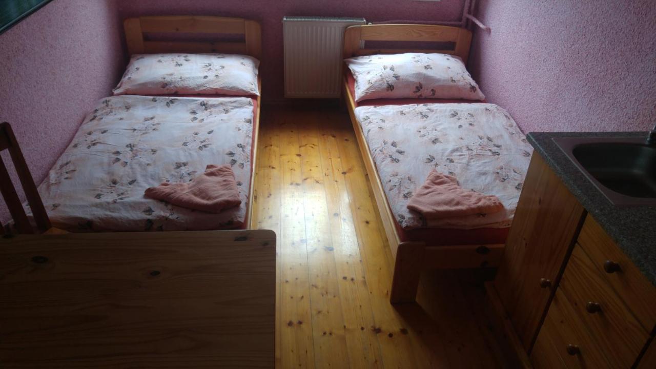Penzion Apartmany Becov Bečov nad Teplou Eksteriør bilde